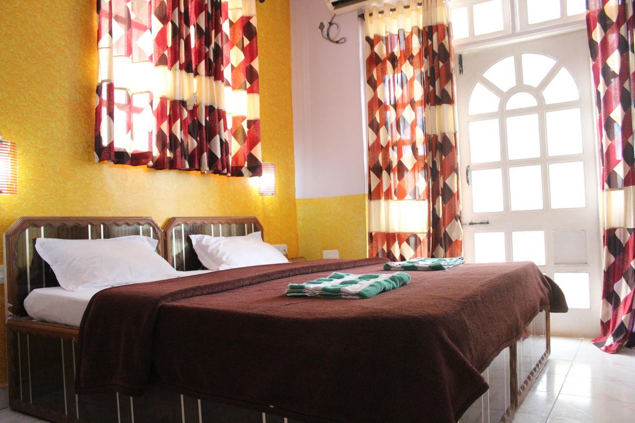Hotel Natasha Panaji Buitenkant foto
